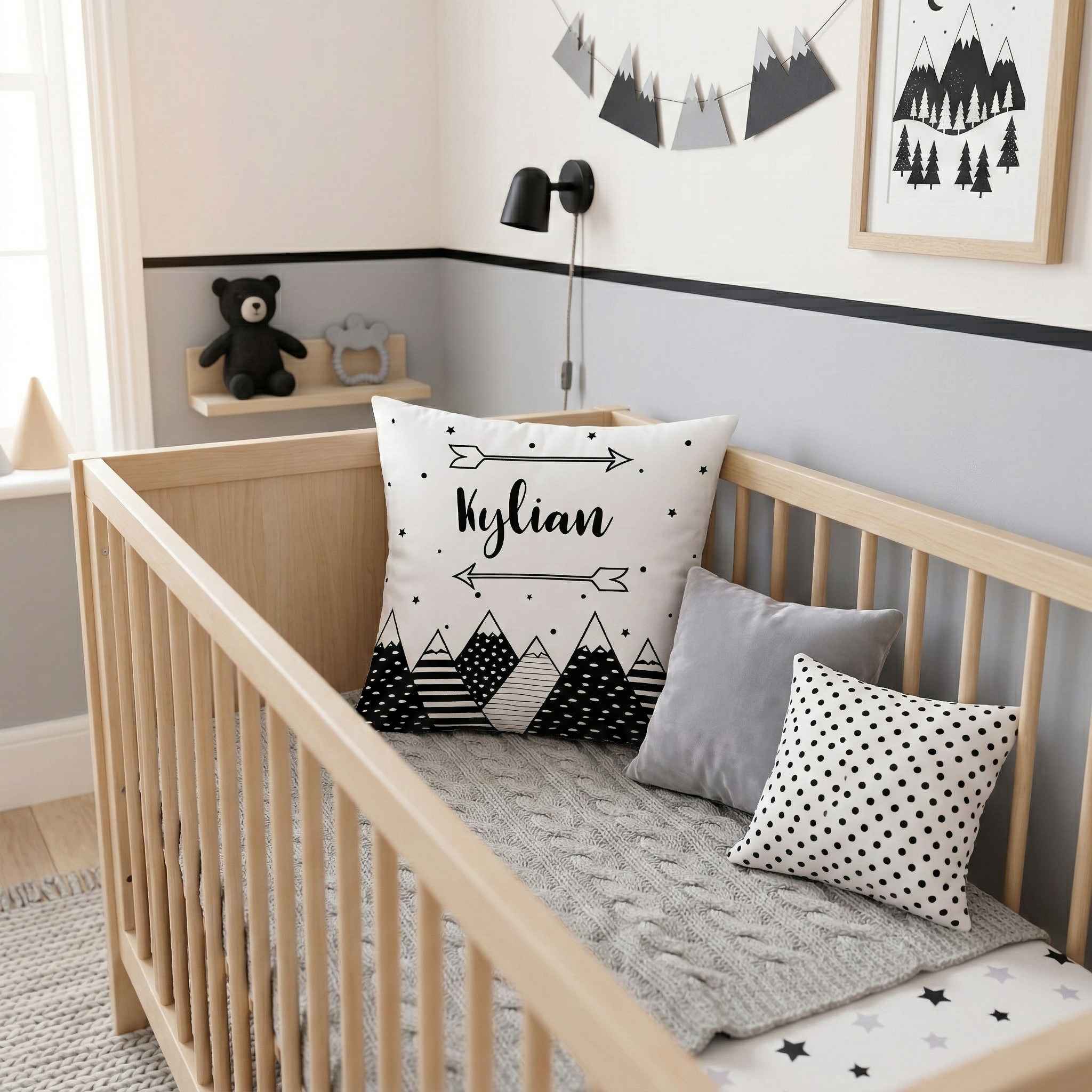 Kissen 40x40 cm inklusive Innenkissen mit Namen oder Text personalisierbar im Design Wild child white